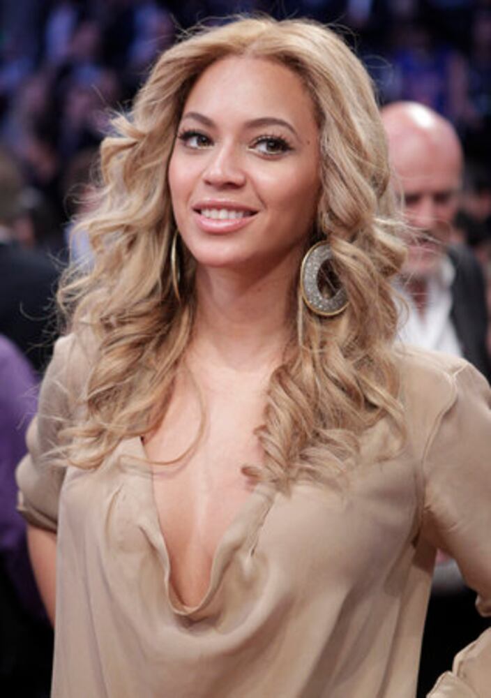 Celebrities turn out for NBA All-Star Game
