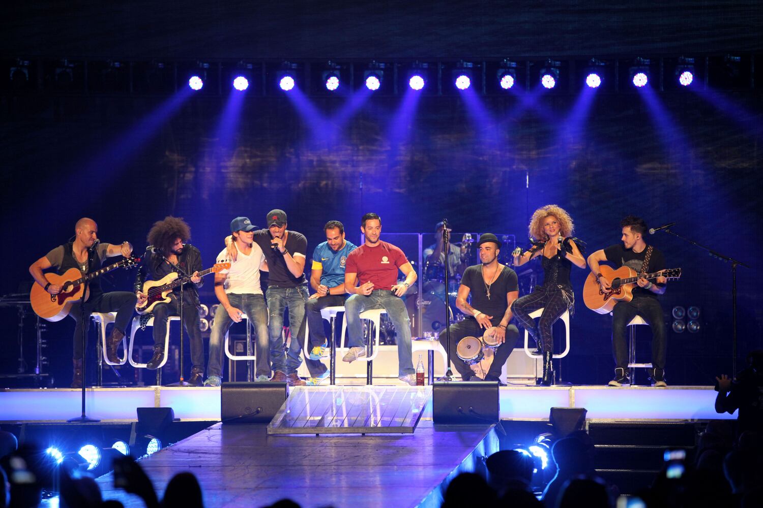 Iglesias has some fun with his fans onstage.