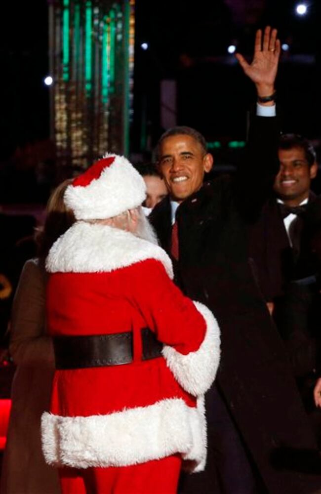 Obama lights National Christmas Tree