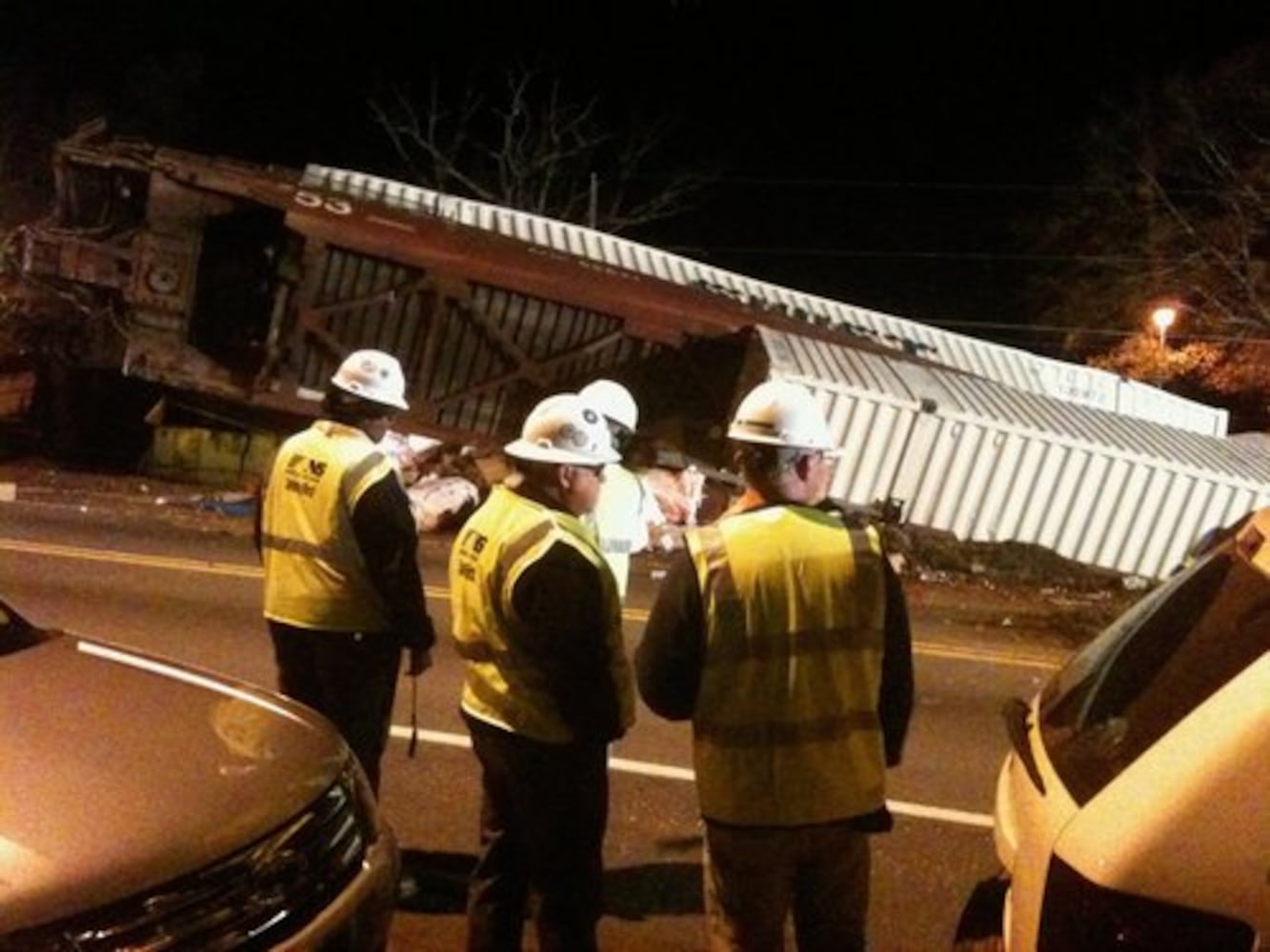 Train derails in Douglasville
