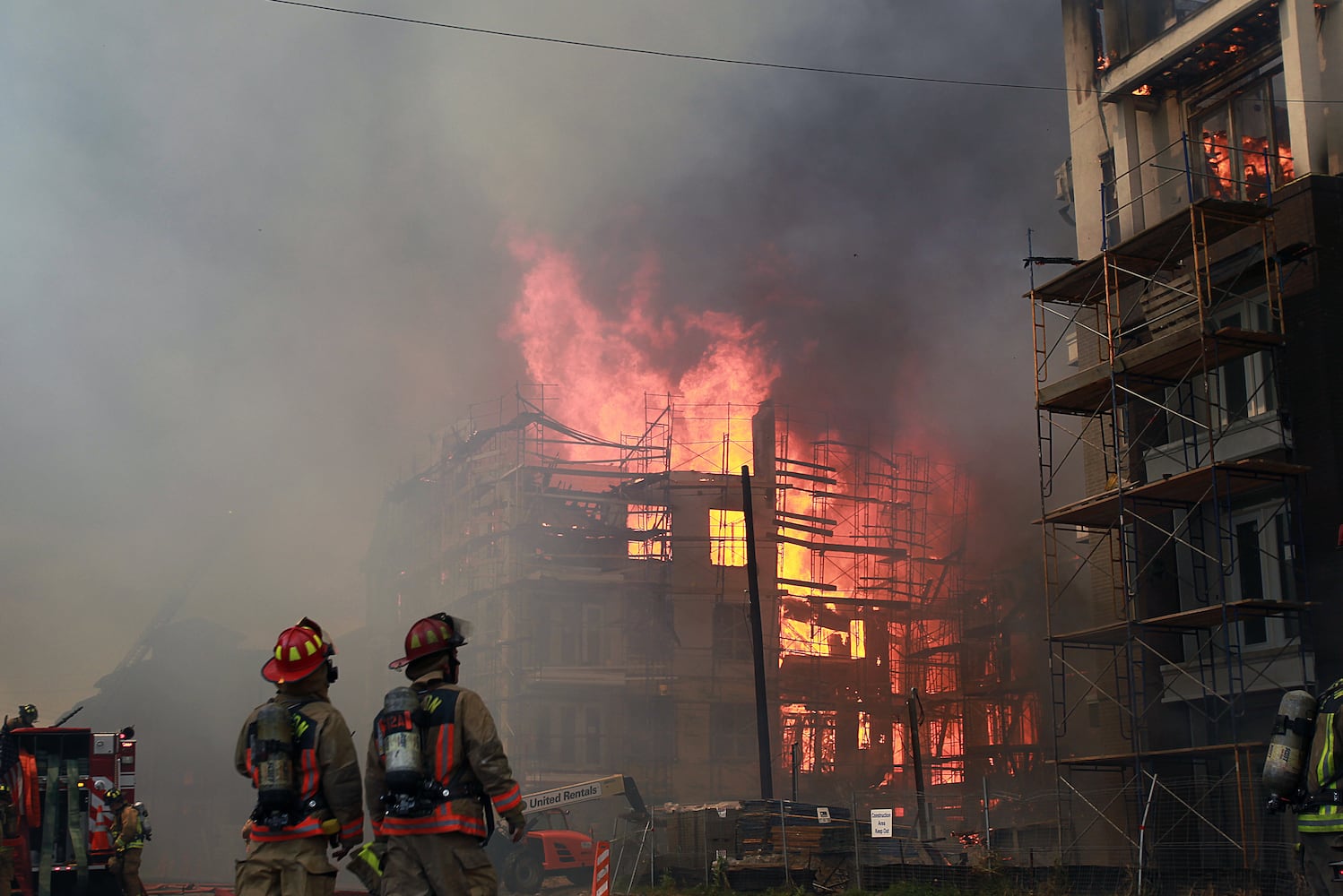 5-alarm fire at apartment construction site in Houston, 03.25.14