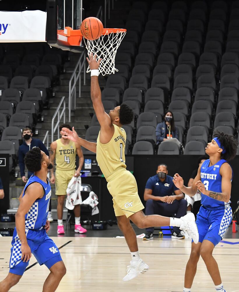 Georgia Tech vs Kentucky - Pit Boss Grills Holiday Hoopsgiving