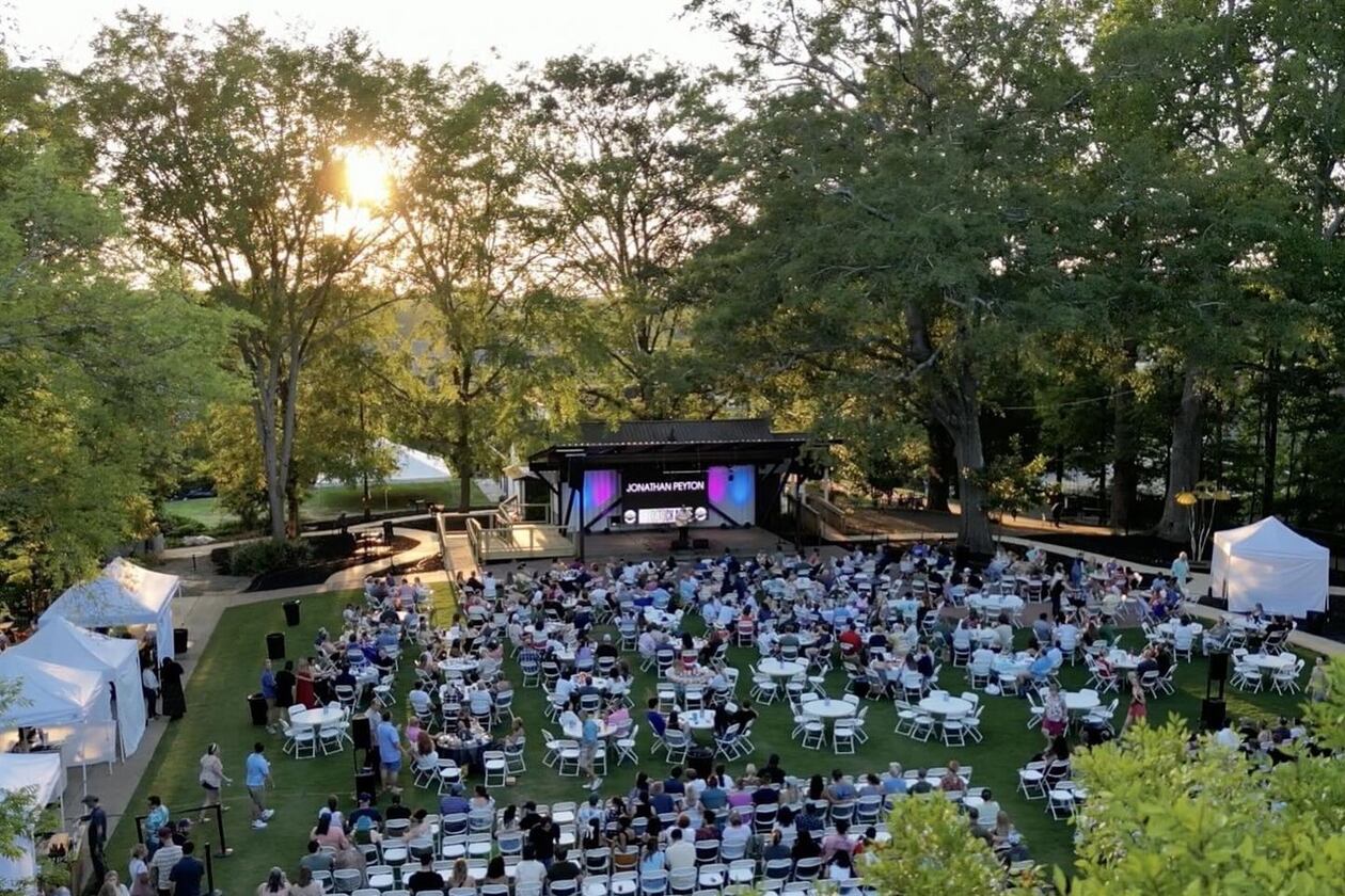 A Lantern Series Concert presented by Woodstock Arts in 2023, with Jonathan Peyton performing as the opening act for Penny & Sparrow. (Courtesy of Noah Popp/Woodstock Arts)