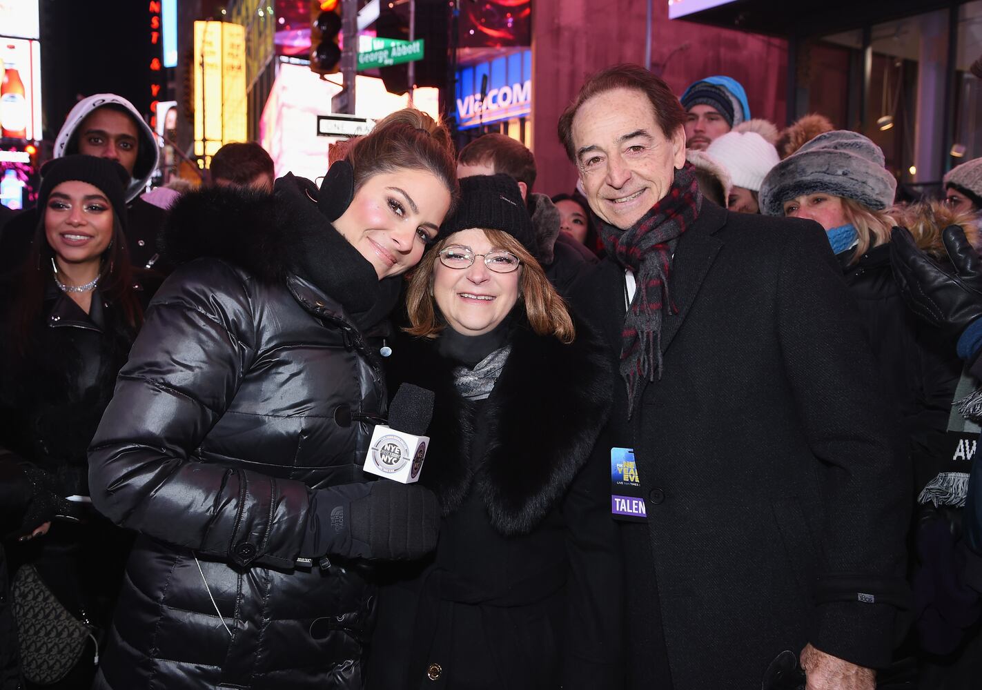 Photos: Maria Menounos gets married in Times Square during live New Year’s show