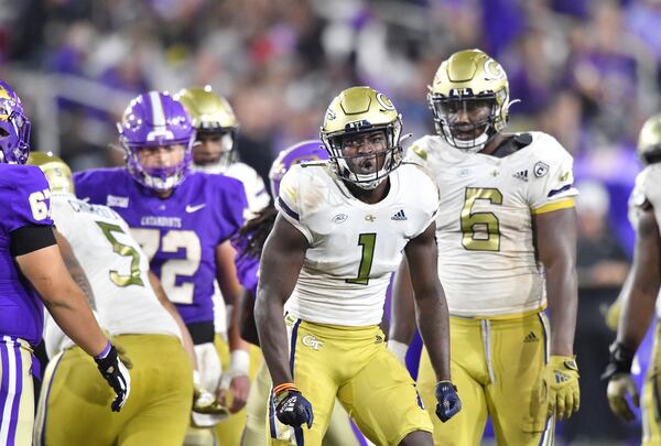Former Georgia Tech linebacker Charlie Thomas is on the West squad and has been coached by the New England Patriots staff. (Hyosub Shin file photo / Hyosub.Shin@ajc.com)
