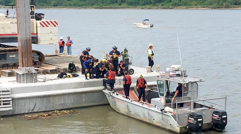 Authorities searched for hours Wednesday to find a missing construction worker in the Savannah River.