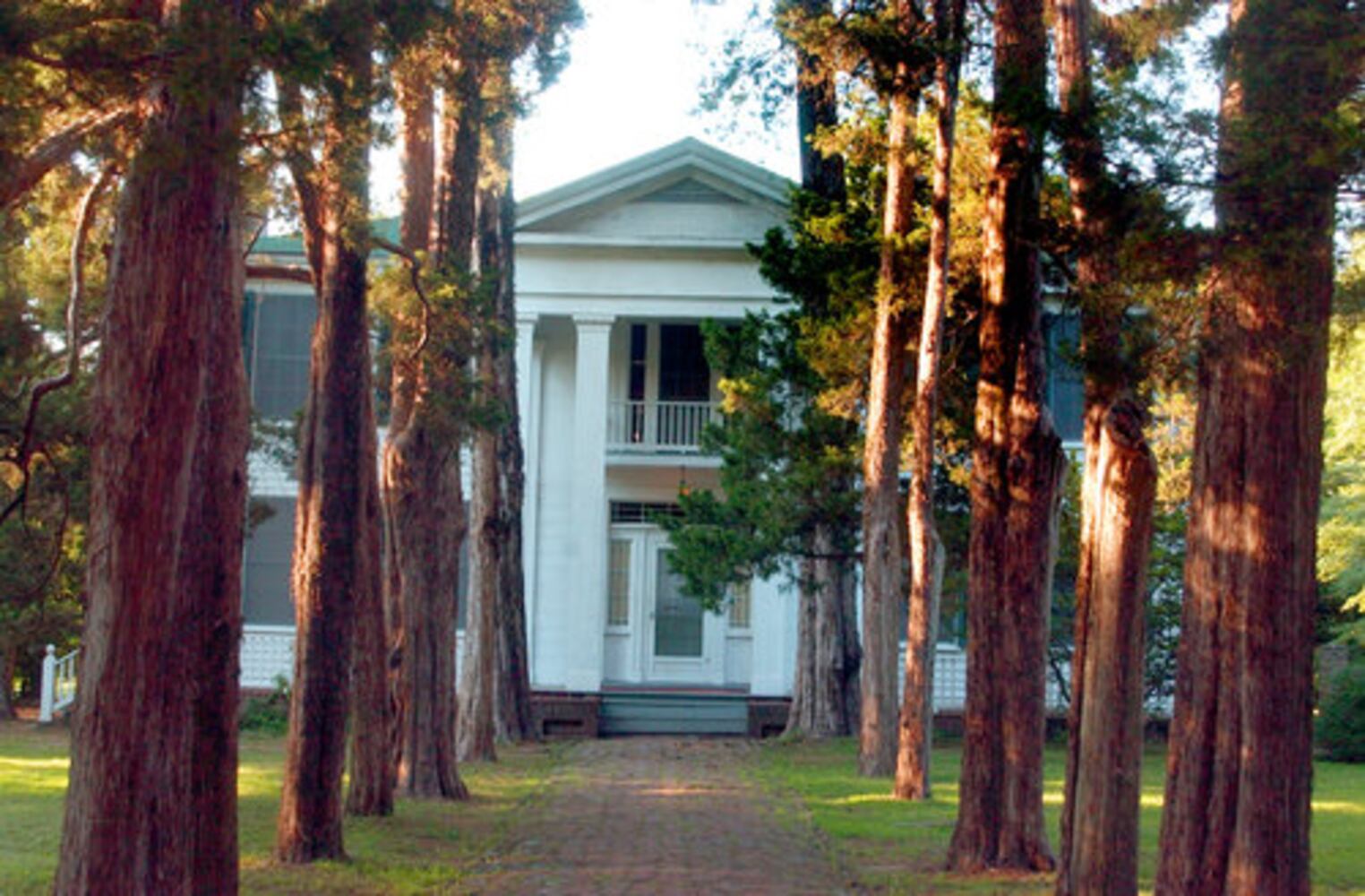 Literary trail shows southern writers' homes
