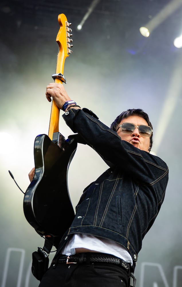 Johnny Marr plays Saturday, Sept. 20, 2025, at the Shaky Knees Music Festival at Piedmont Park in Atlanta. (Ryan Fleisher for the AJC)