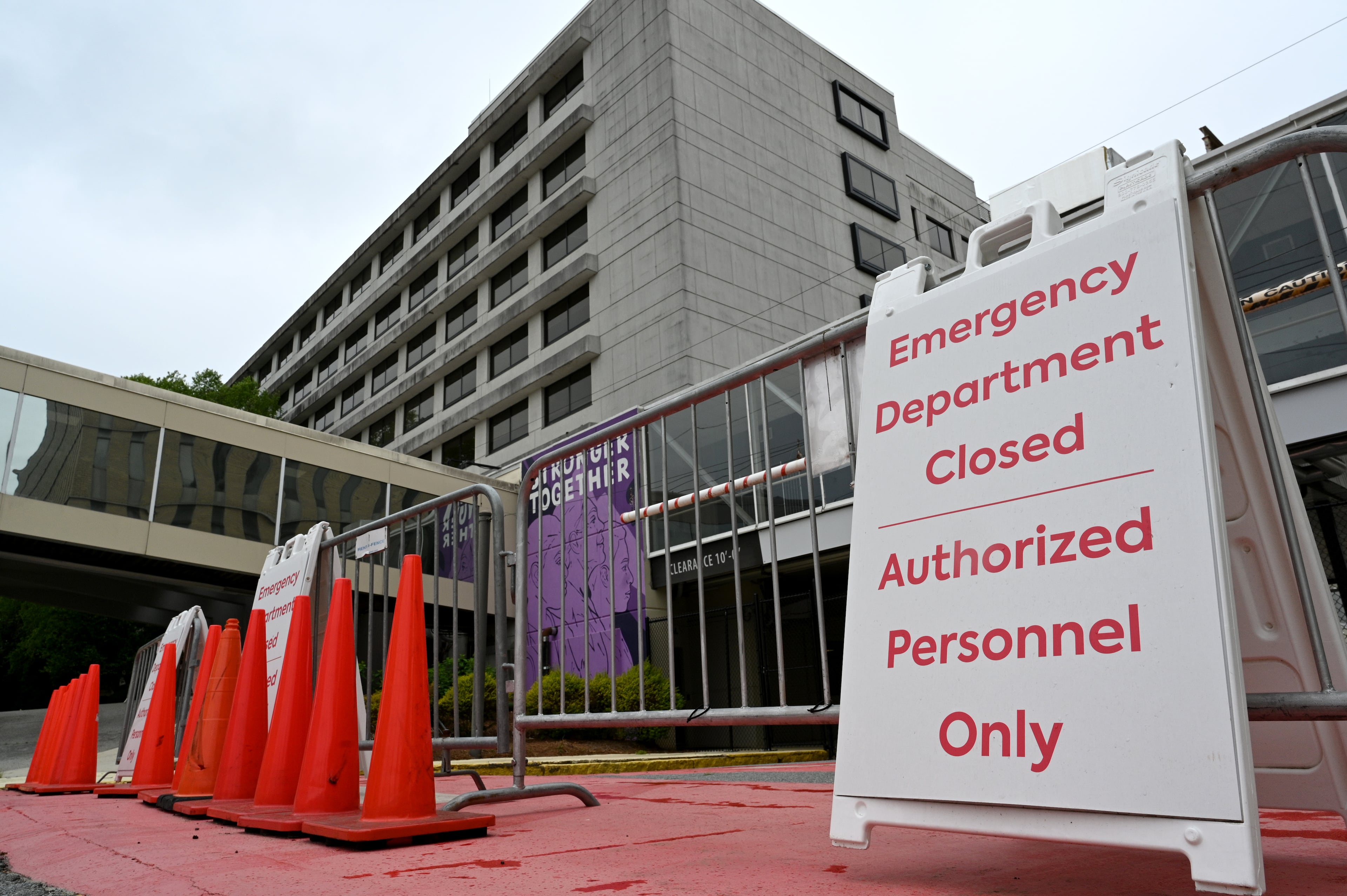 Wellstar Atlanta Medical Center closed six month ago. Demolition will begin Monday to clear the site for development. (Hyosub Shin/AJC 2023)