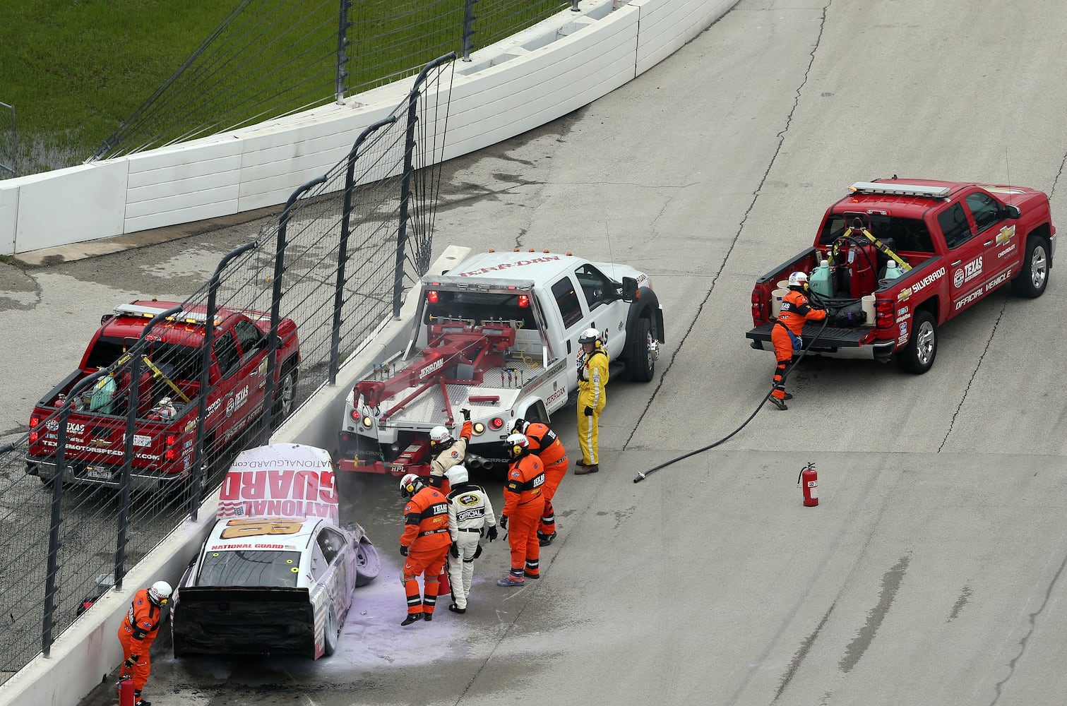 Earnhardt Jr. finishes last after crash