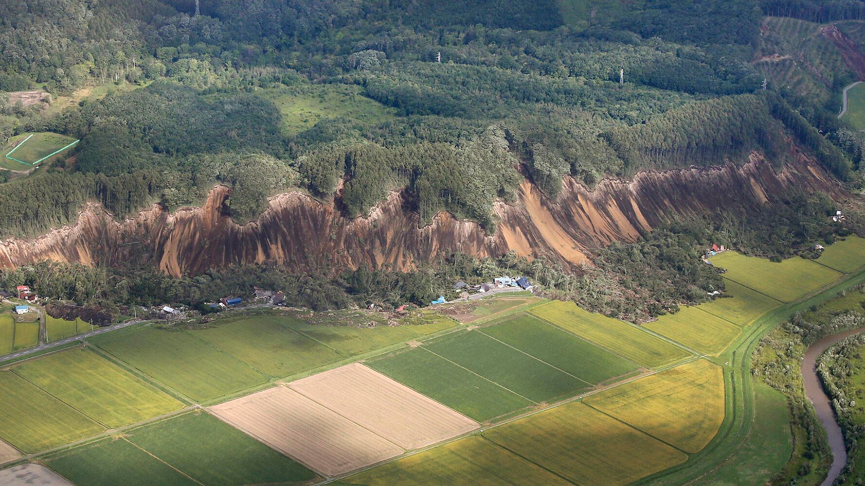 Photos: Powerful quake triggers dozens of landslides in Japan