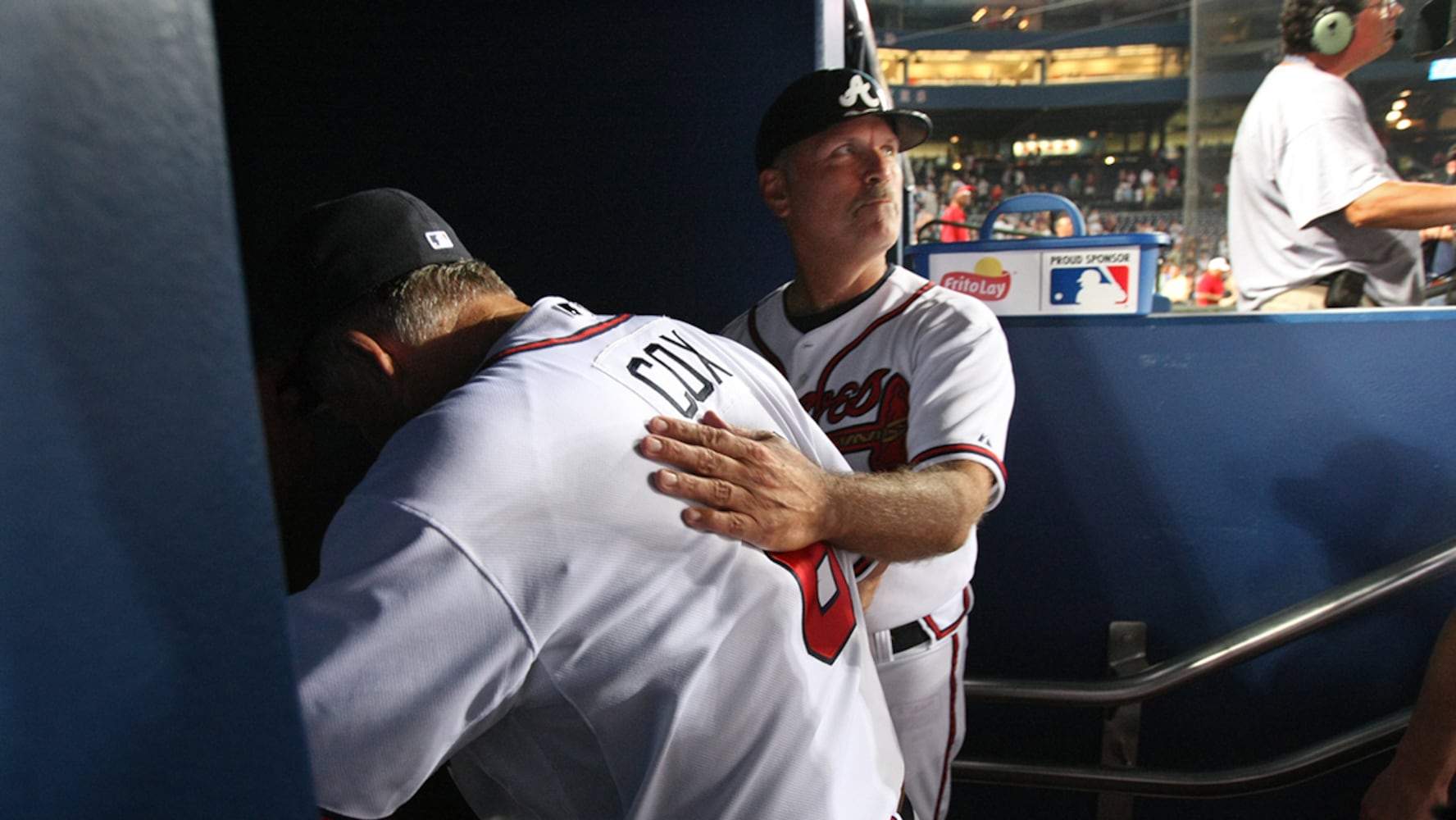 Brian Snitker takes over as Braves manager
