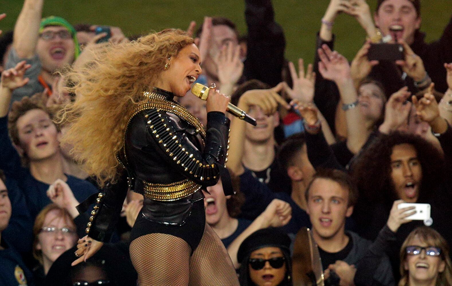 Beyonce makes halftime show appearance