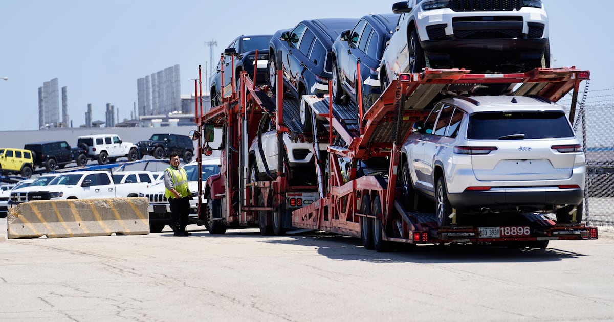 Maker of Jeep and Fiat sees early results of turnaround with higher 3Q revenue