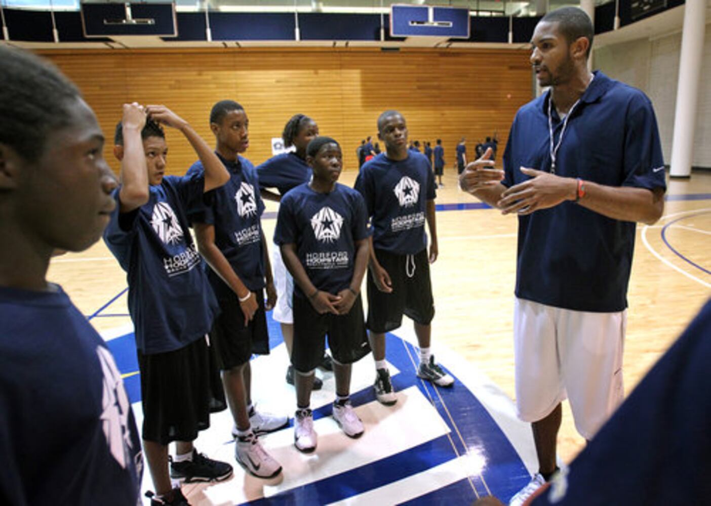 Hawks all-star Al Horford hosts youth camp