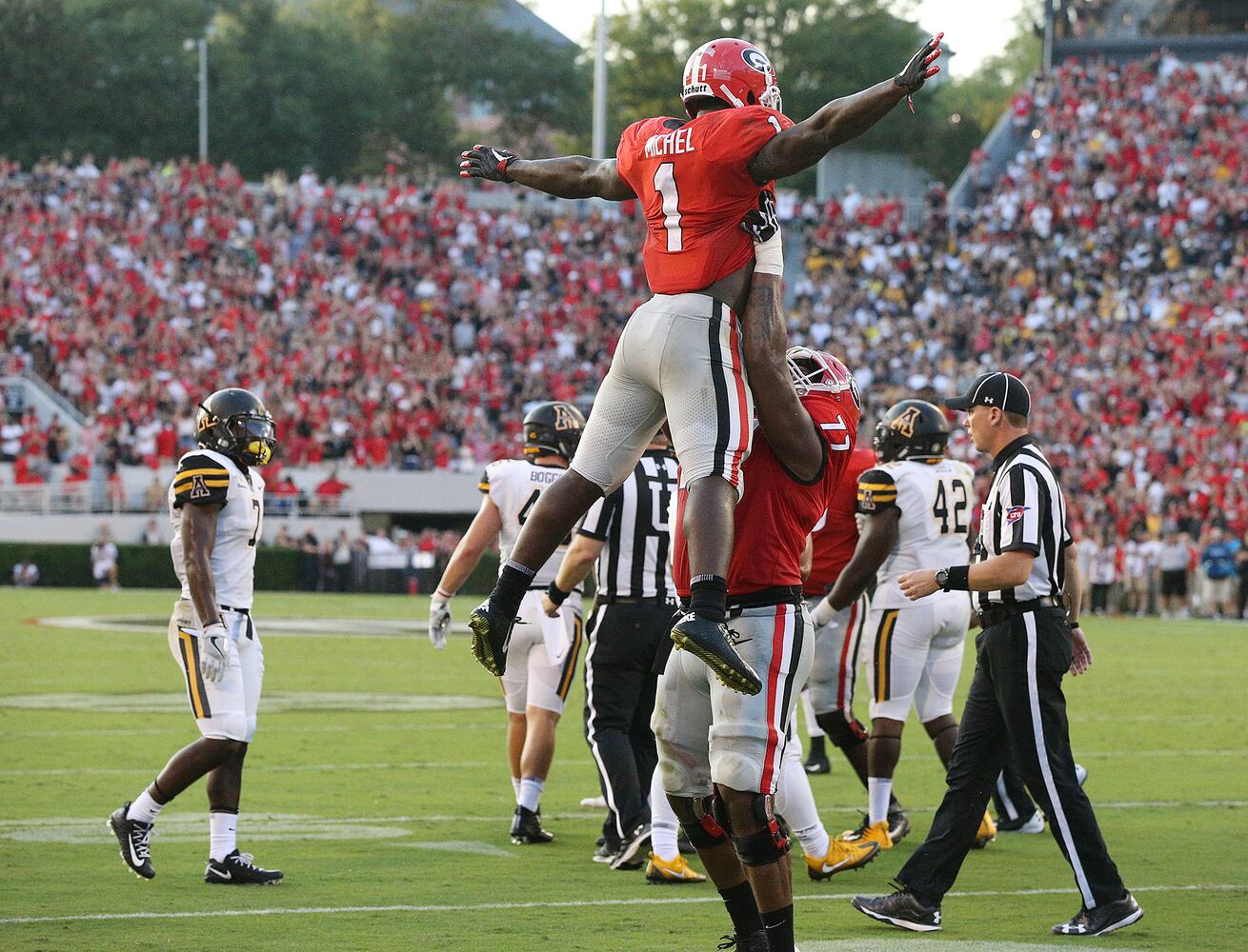 Photos: Jacob Eason hurt in Georgia’s first game