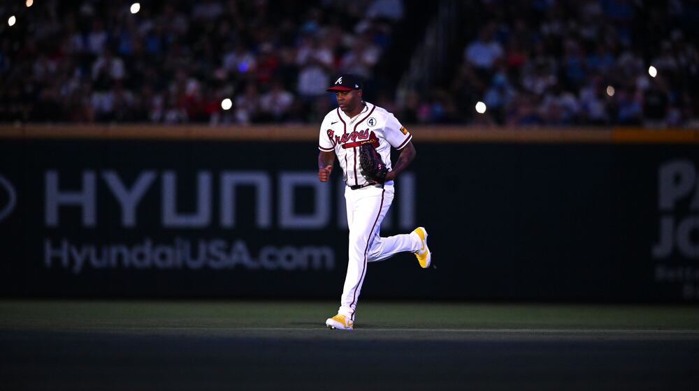 Braves pitcher Raisel Iglesias runs onto the field in the ninth inning against the Blue Jays at Truist Park on Tuesday, June 2, 2026. Atlanta won 4-3. (Hyosub Shin/AJC)