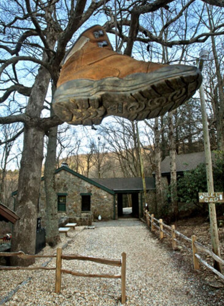 Mountain Crossings an Appalachian Trail icon