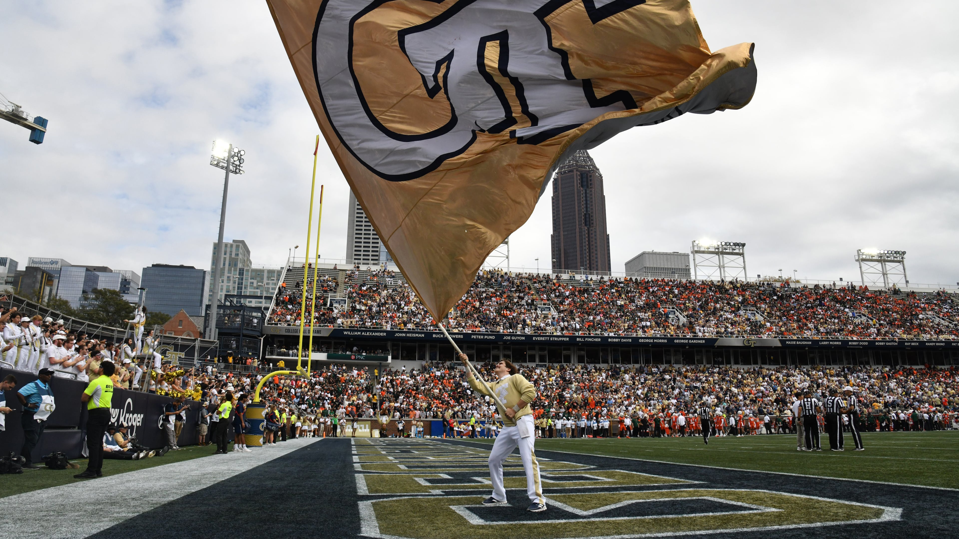 Georgia Tech fans cheer at Georgia Tech's Bobby Dodd Stadium, in Atlanta. (Hyosub Shin/AJC 2024)