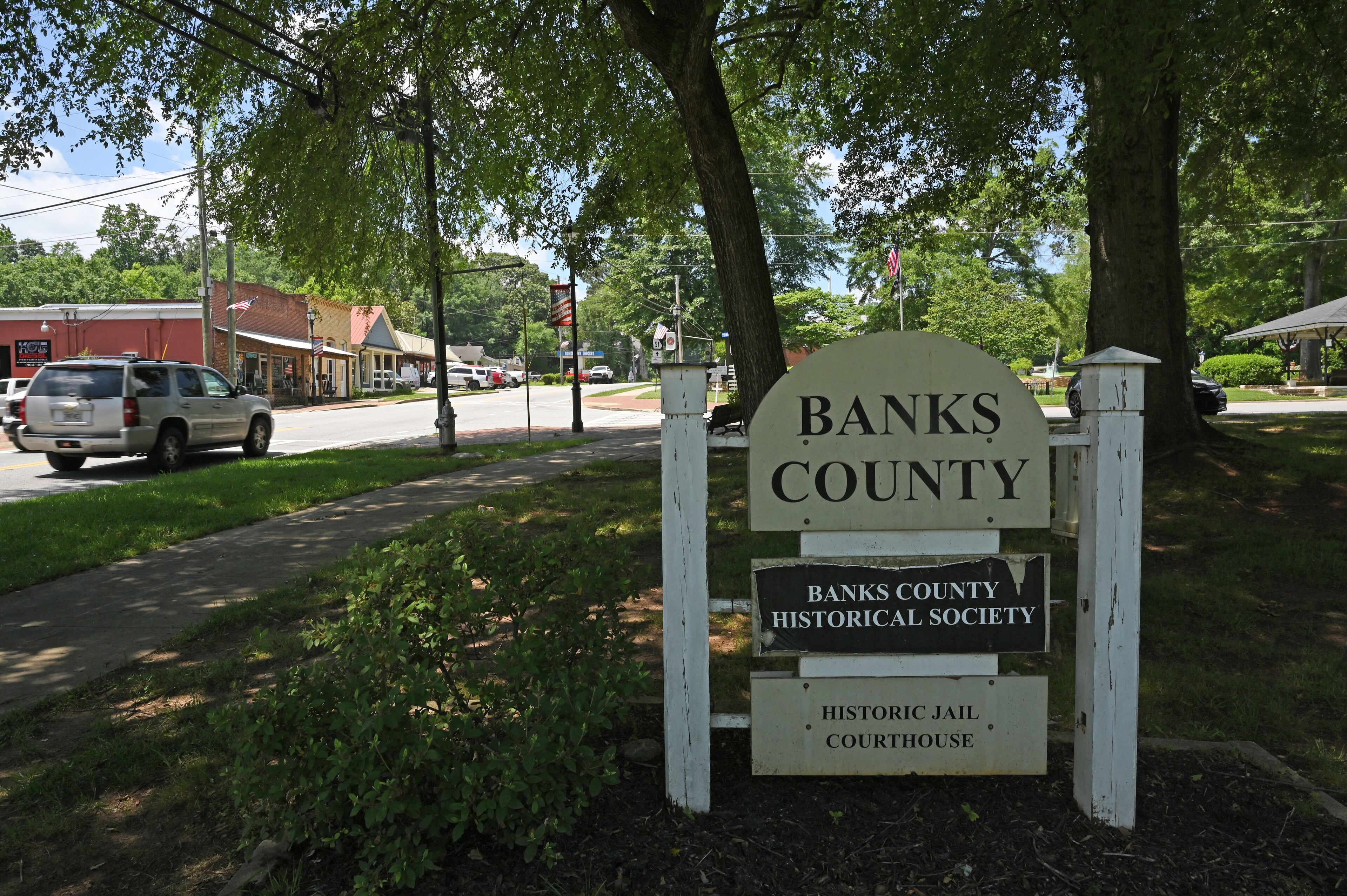 Banks County sign is displayed in downtown Homer, Wednesday, May 21, 2025. The boundary between Banks and Franklin moved to the east several years ago near the home of Banks County Sheriff Billy Carlton Speed. (Hyosub Shin / AJC)