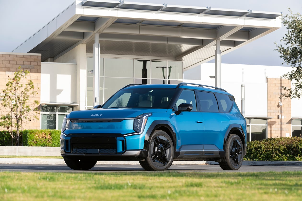 The all-electric Kia EV9 SUV. (Guy Spangenberg for Cox Automotive)