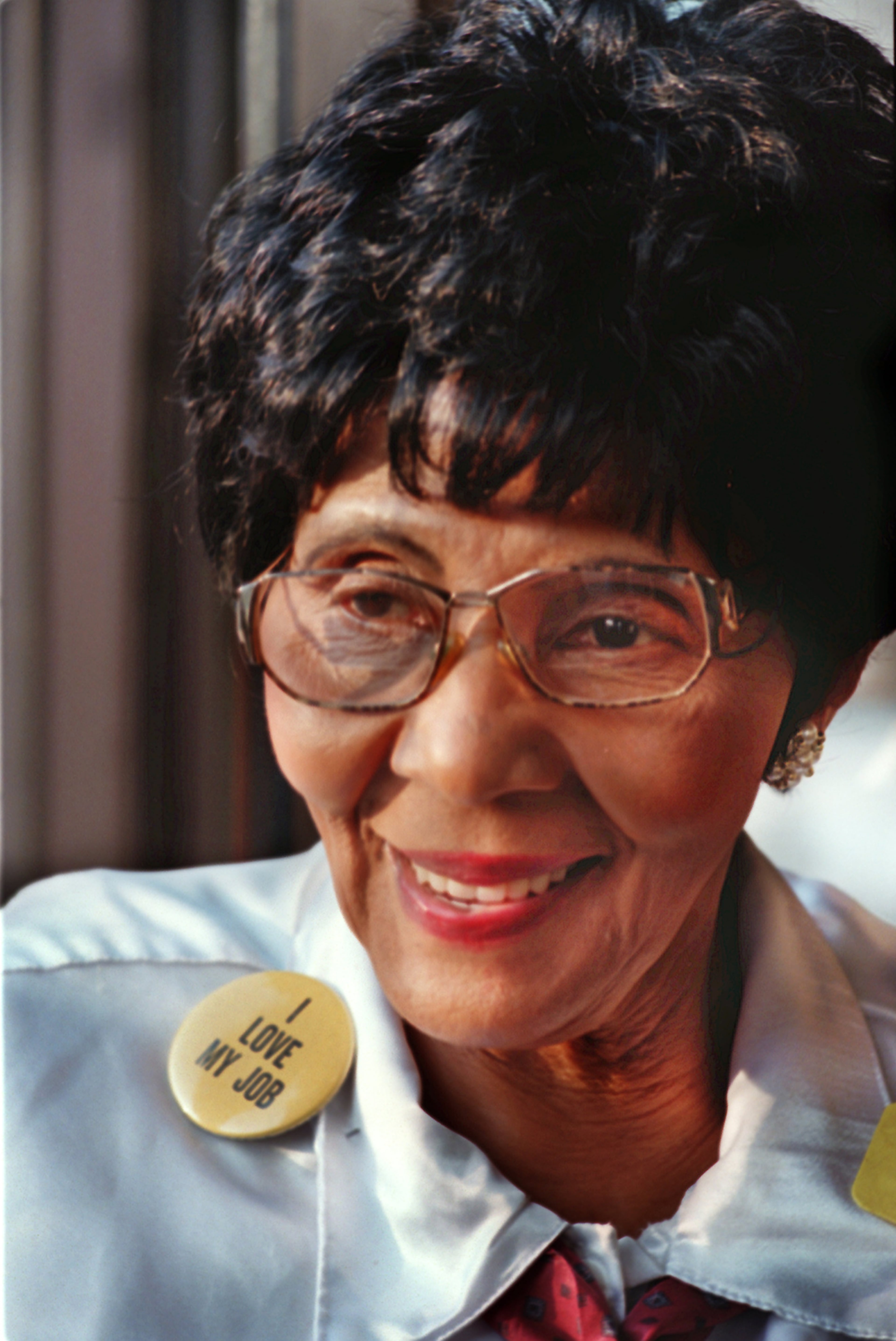 2004: Lucy Shelton retires after 47 years at Waffle House, making her the chain's longest-serving associate.