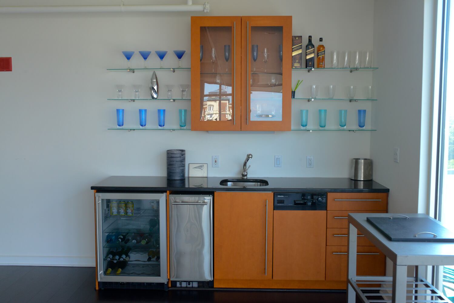 Wet bar