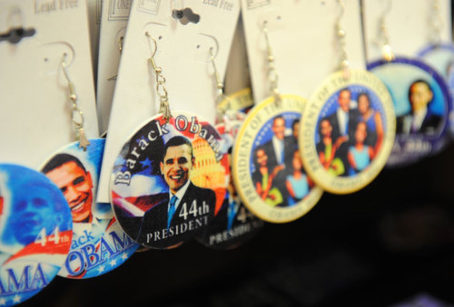 North DeKalb mall store only sells Obama items