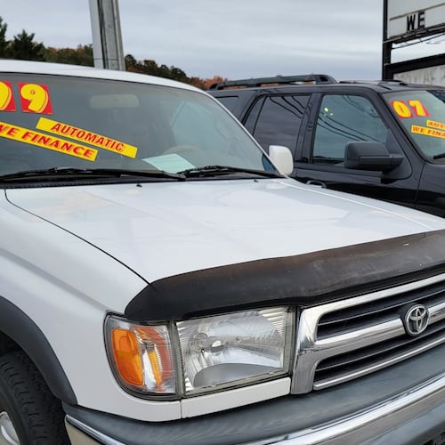 Older model used vehicles for sale at an independent dealership in Chattanooga, Tennessee, on Nov. 11, 2023. Photo courtesy of Chris Hardesty.