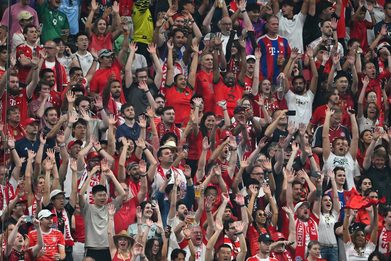 Club World Cup quarterfinals - Paris Saint-Germain vs Bayern Munich