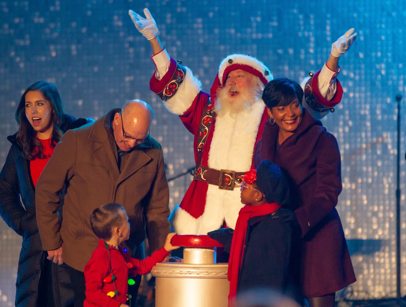 PHOTOS: 2018 Macy’s Great Tree Lighting ceremony