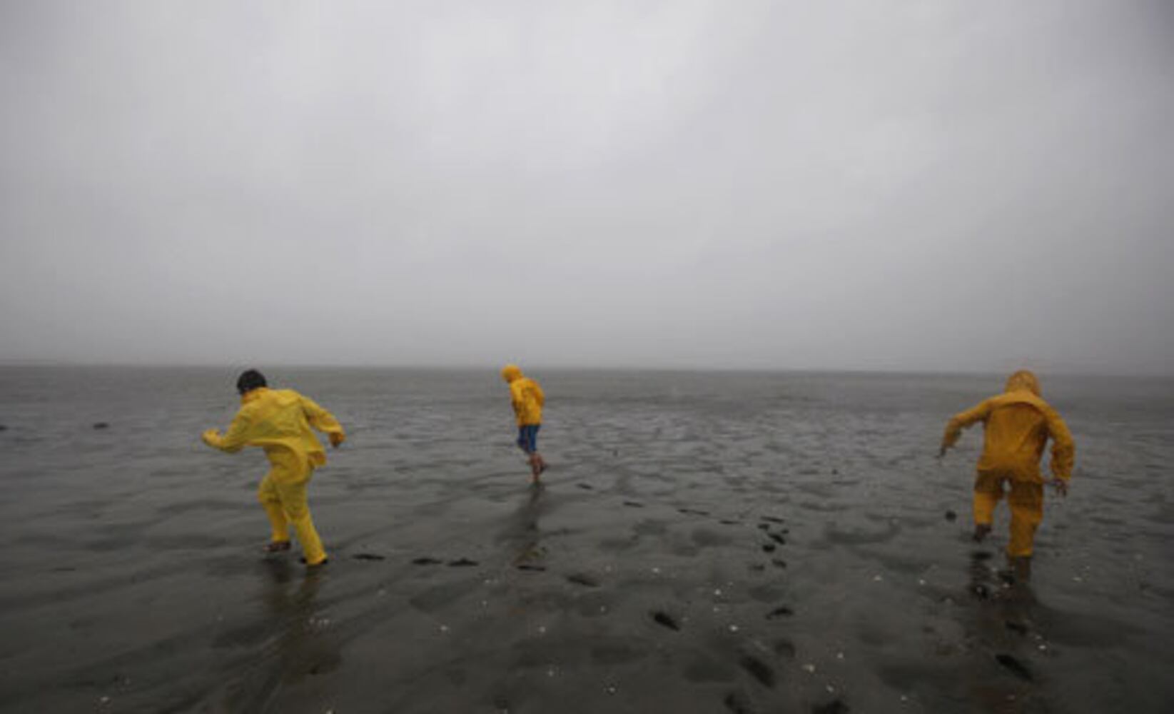 Hurricane Irene pounds North Carolina