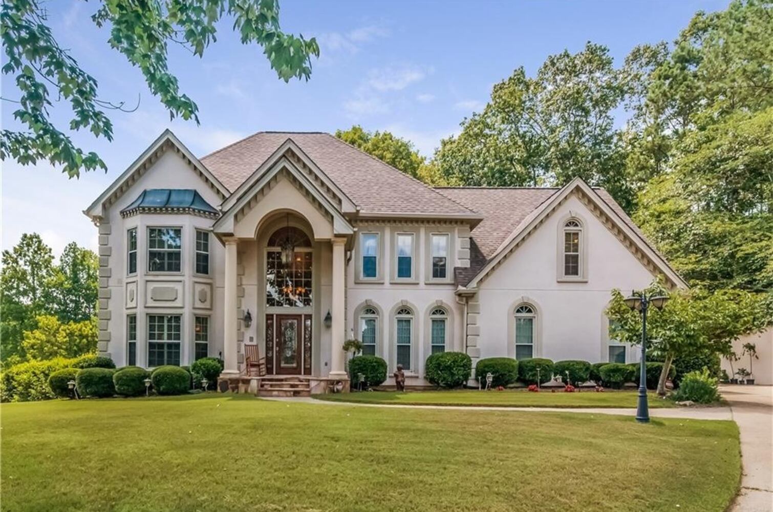 370 Arroyo Dr, Roswell, GA 30075