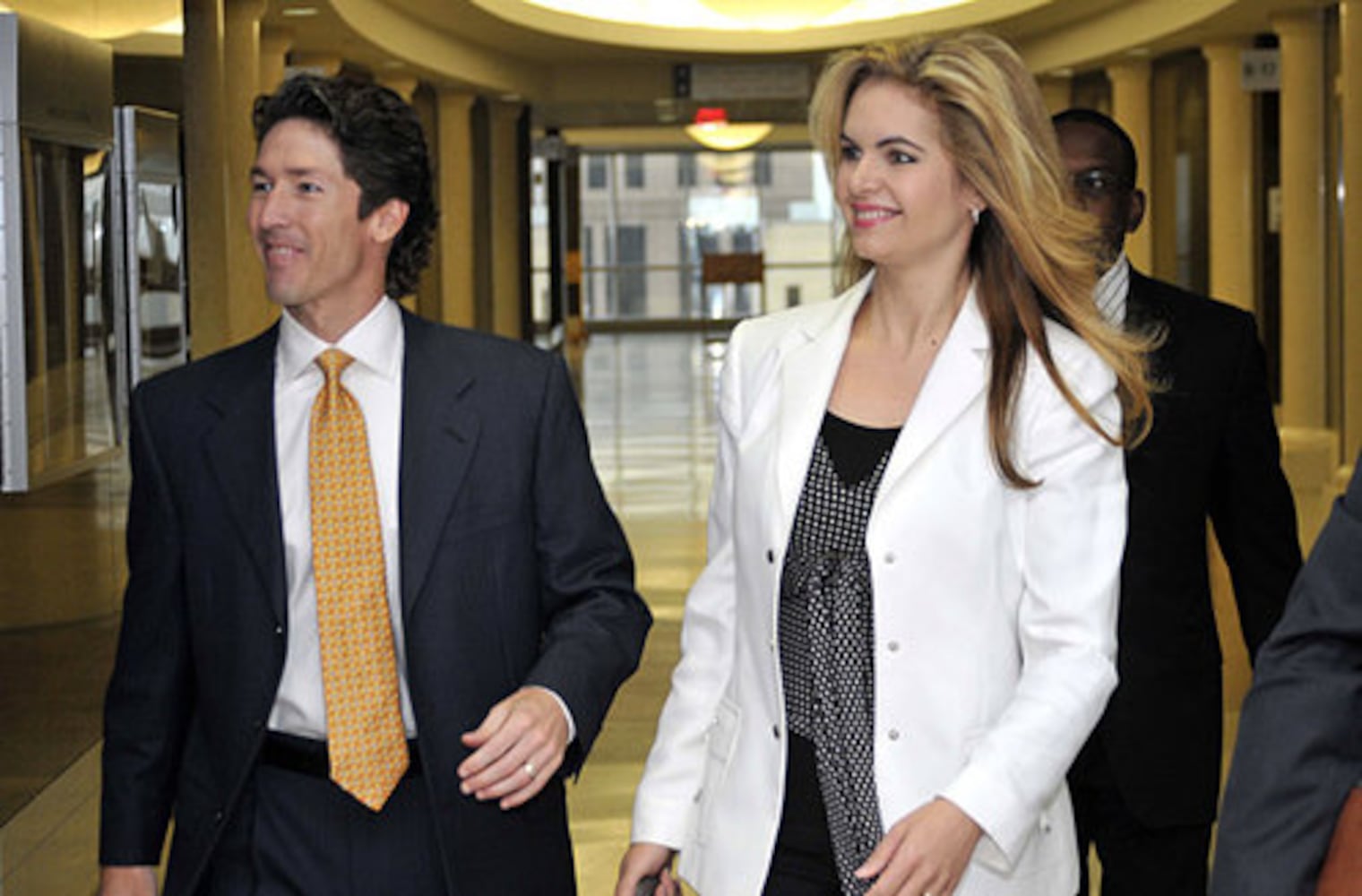 Jury clears Victoria Osteen in assault case