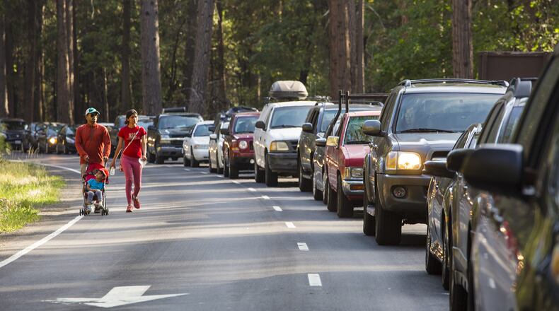 Traffic is at a standstill on the valley floor while a bus lane is empty and off-limits to visitors at Yosemite National Park July 15 2017. (Brian vander Brug/Los Angeles Times/TNS)