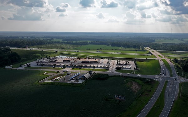 The Warner Robins Buc-ee's sits along I-75 between Macon and Perry in what until recently was wide-open countryside in Middle Georgia's peach country. (Hyosub Shin/AJC)