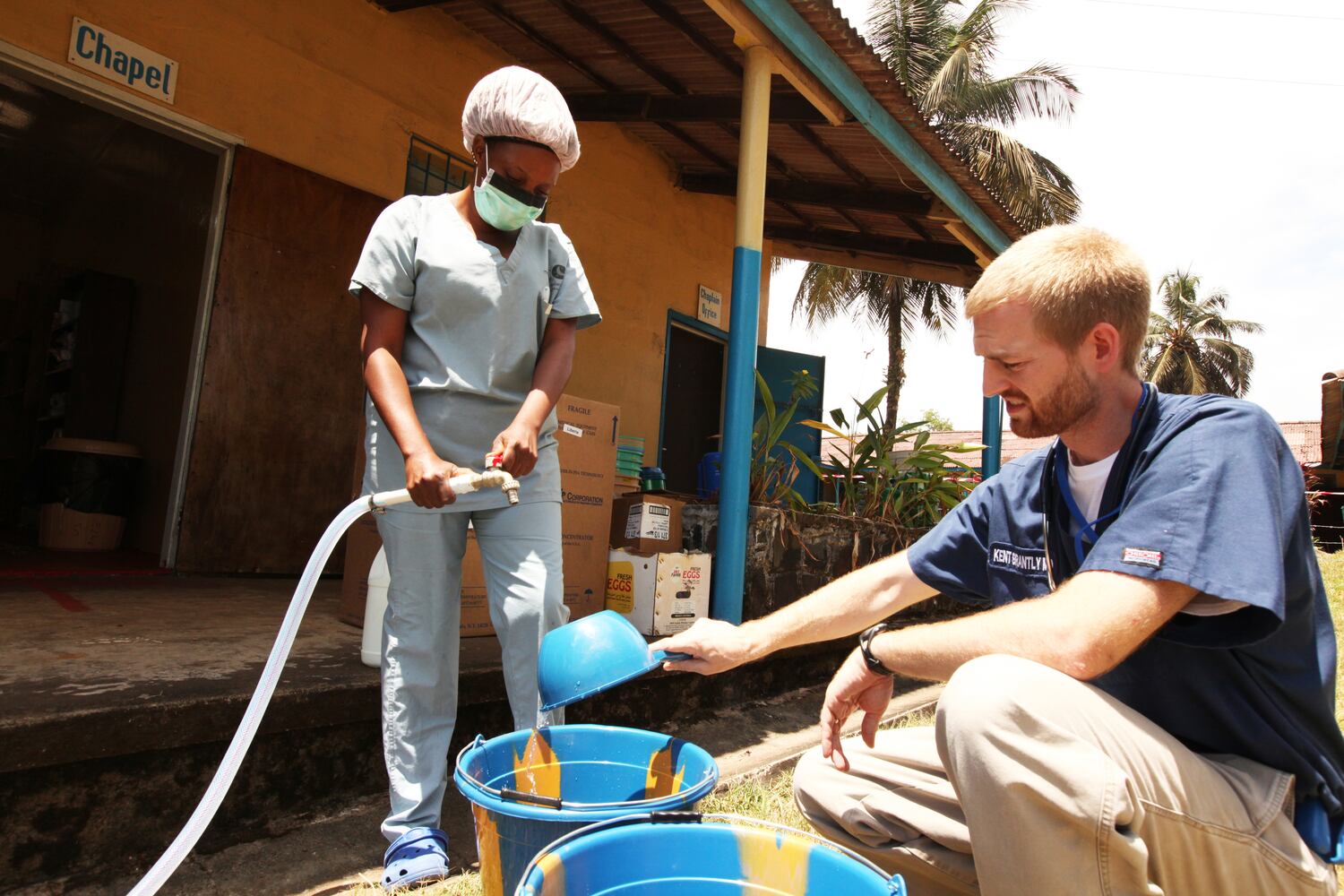 Dr. Kent Brantly volunteers in Liberia