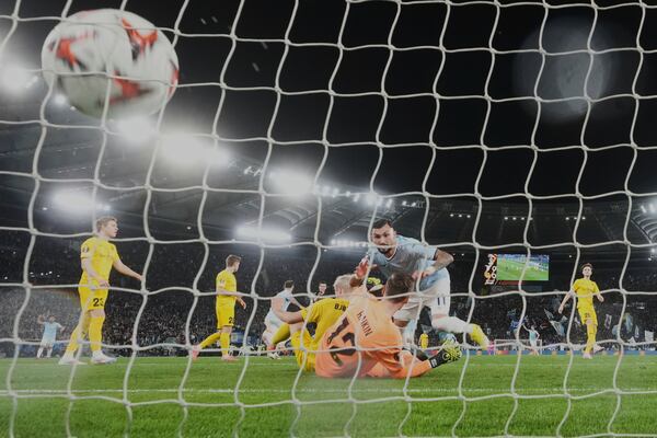 Lazio's Taty Castellanos scoresduring the Europe League quarter final second leg match between Lazio and Bodo Glimt in Rome, Italy, Thursday, April 17, 2025. (AP Photo/Alessandra Tarantino)