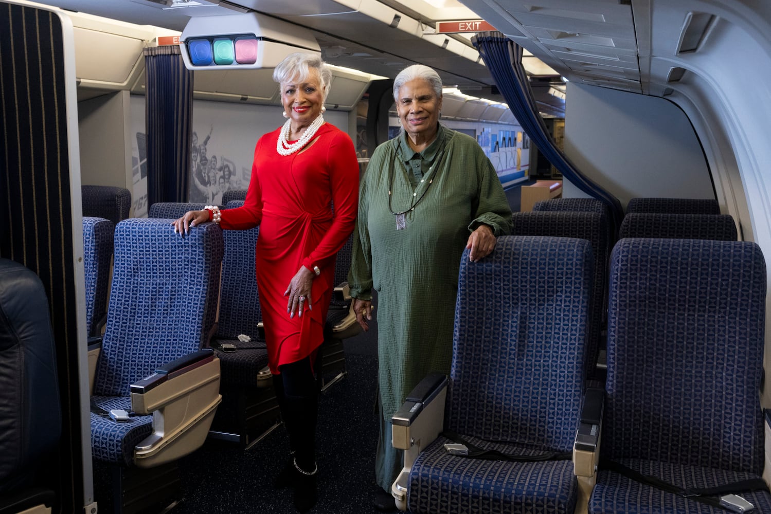 First Black flight attendants for Delta: Patricia Grace Murphy and Phenola Culbreath, both hired in 1966