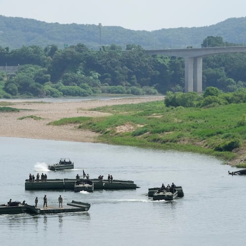 U.S. Army's soldiers conduct a training exercise on a river in Yeoncheon, South Korea, near the border with North Korea, Tuesday, Aug. 18, 2026. (AP Photo/Ahn Young-joon)