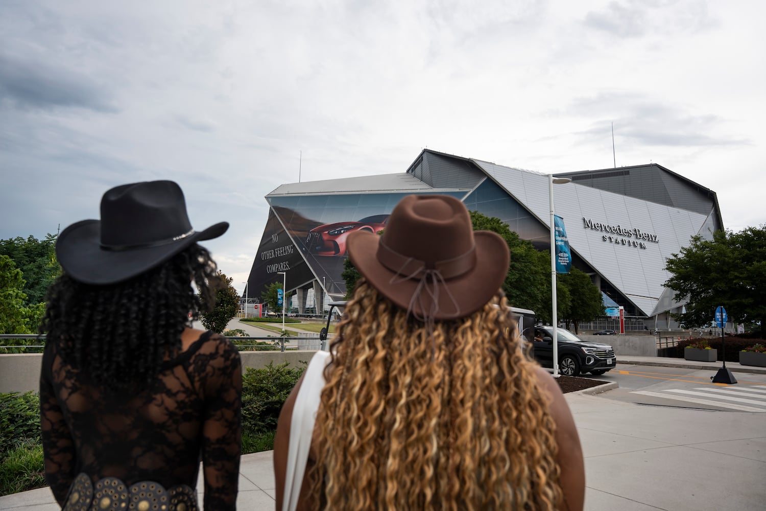 PHOTOS: Beyonce fans saddle up for 4-day Atlanta Cowboy Carter Tour stop