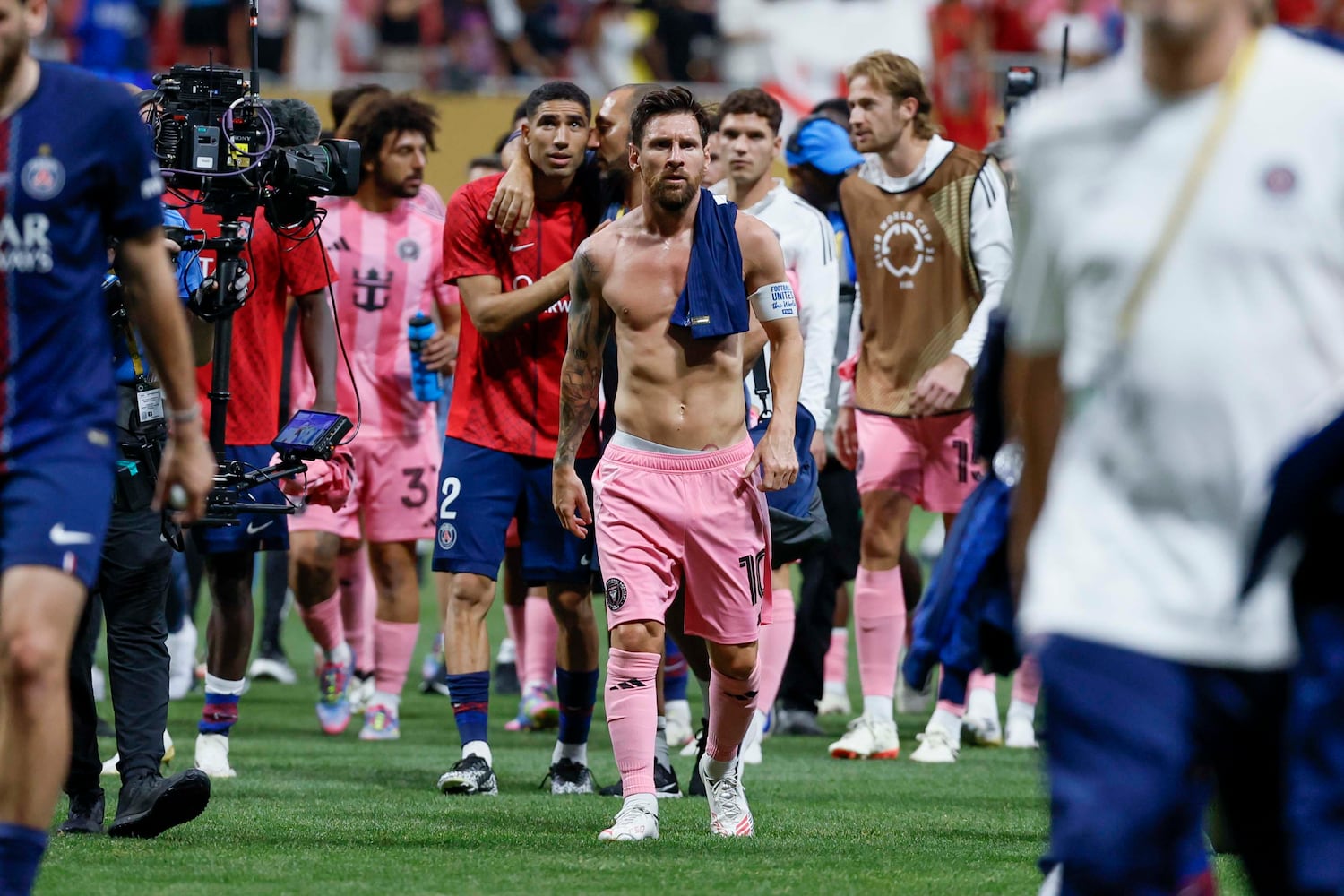 Inter Miami forward Lionel Messi (10) leaves the field afte Inter Miami loss against Paris Saint-Germain during the Club World Cup round of 16 soccer match between Paris Saint-Germain FC and Inter Miami in Atlanta, Georgia, on Sunday, June 29, 2025.
(Miguel Martinez/ AJC)