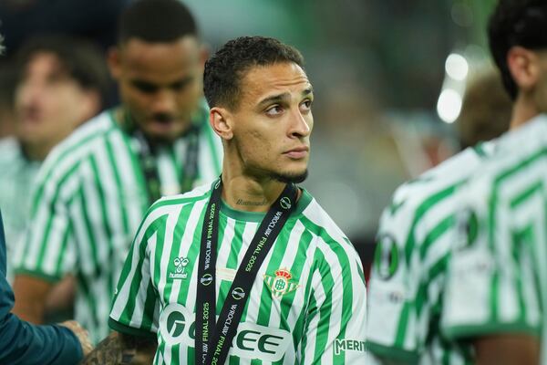 Betis' Antony walks off the podium after they lost the Europa League final soccer match between Real Betis and Chelsea in Wroclaw, Poland, Wednesday, May 28, 2025. (AP Photo/Petr David Josek)