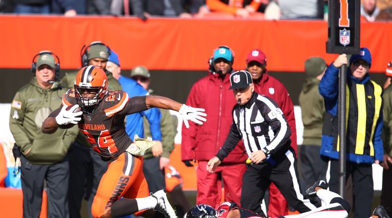 CLEVELAND, OH - NOVEMBER 11: Nick Chubb #24 of the Cleveland Browns breaks free from Sharrod Neasman #41 of the Atlanta Falcons in the first quarter at FirstEnergy Stadium on November 11, 2018 in Cleveland, Ohio. (Photo by Gregory Shamus/Getty Images)