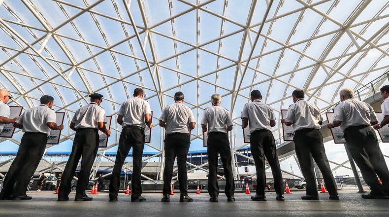 August 31, 2023 Atlanta: The Southwest Airlines Pilots Association (SWAPA) were out in numbers on Thursday, Aug. 31, 2023, at Hartsfield-Jackson International Airport’s North domestic terminal with an informational picket. Pilots were also at four other airports on Thursday. Southwest has lost many pilots to other carriers already this year after failing to reach an agreement, the pilots union said. (John Spink / John.Spink@ajc.com)
