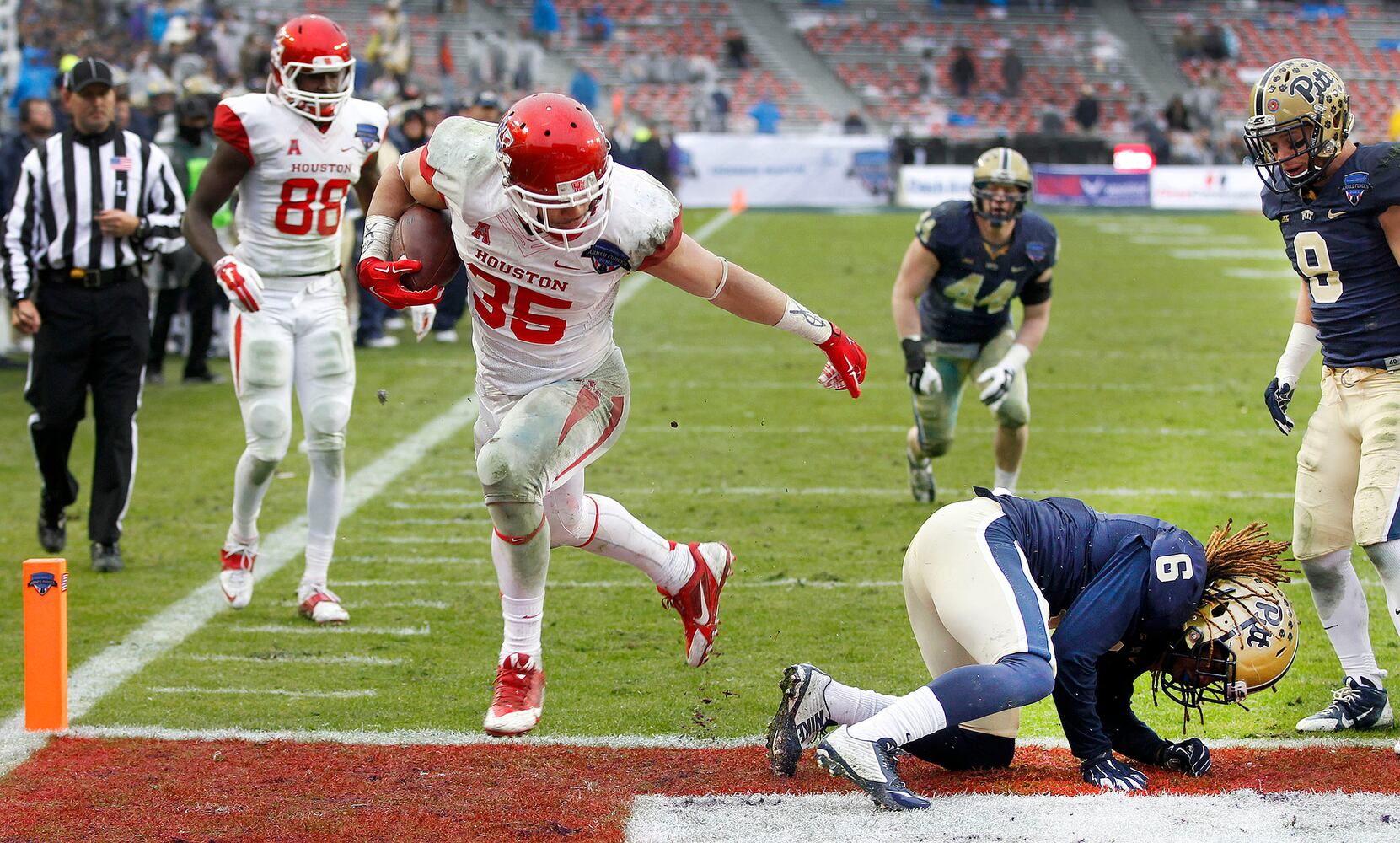 Armed Forces Bowl: Houston 35, Pittsburgh 34