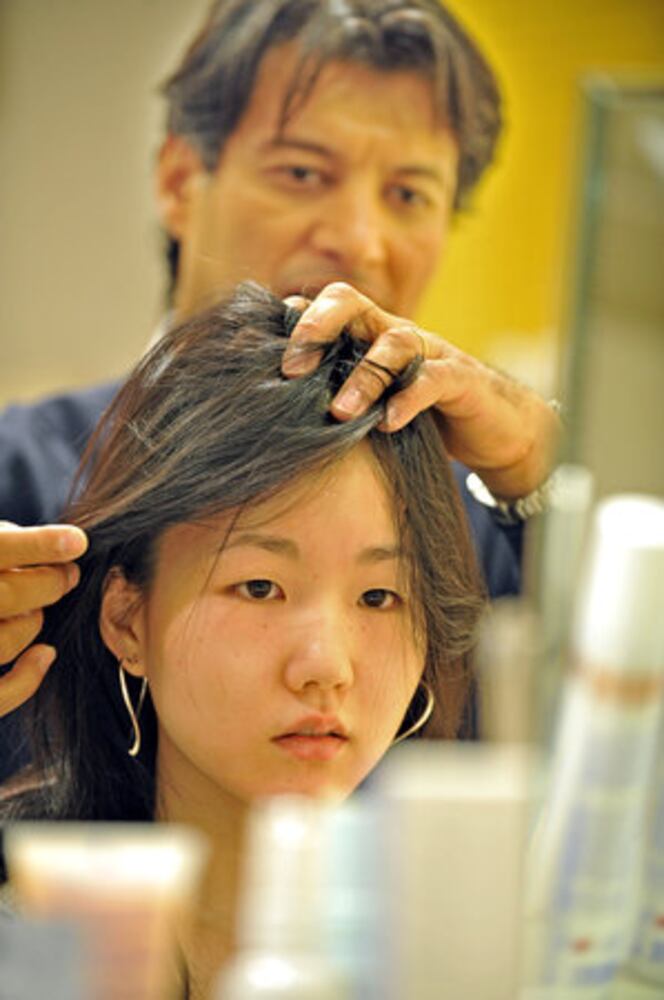 Celebrity hair stylist comes to heal hair