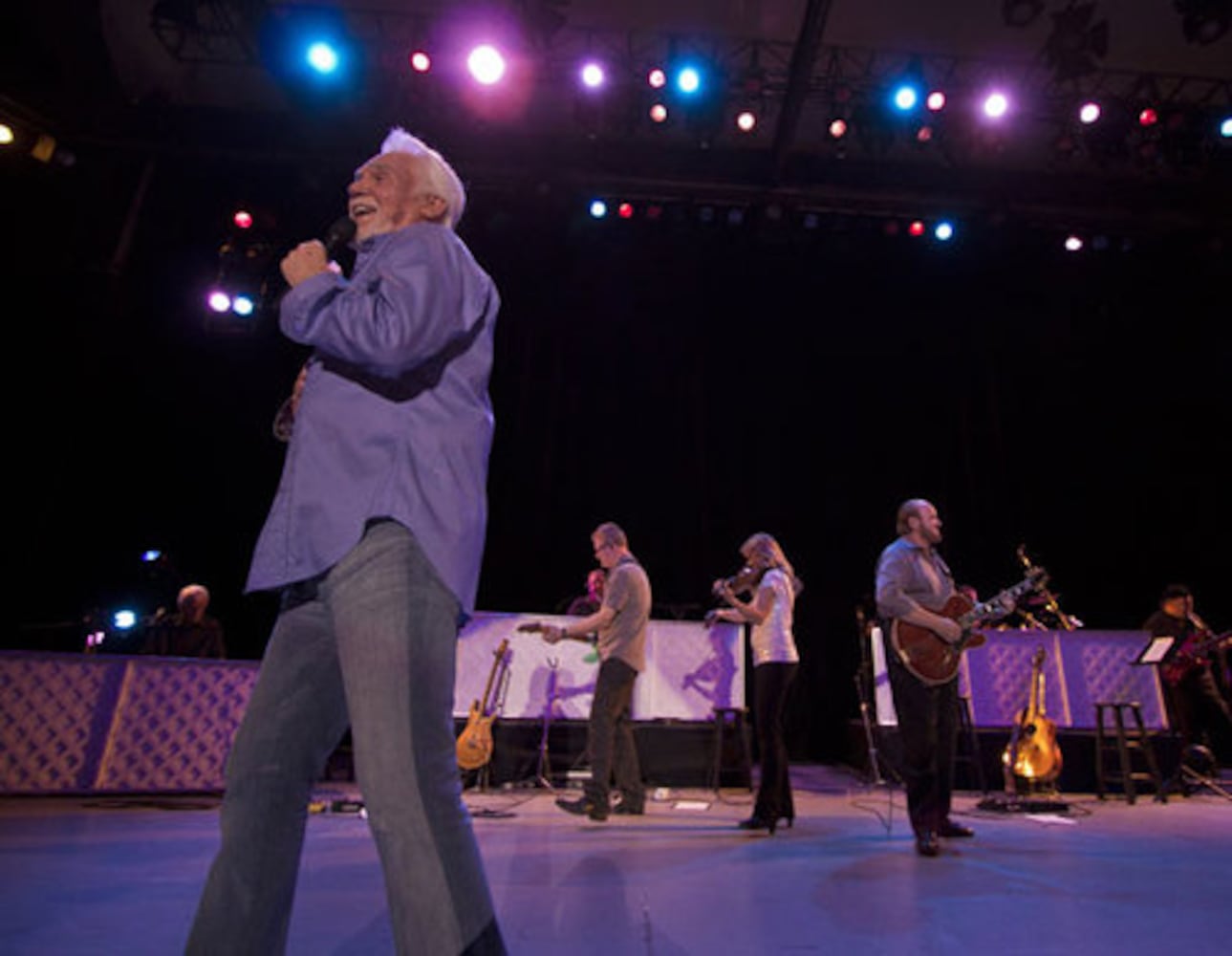 Kenny Rogers, Glen Campbell play Chastain