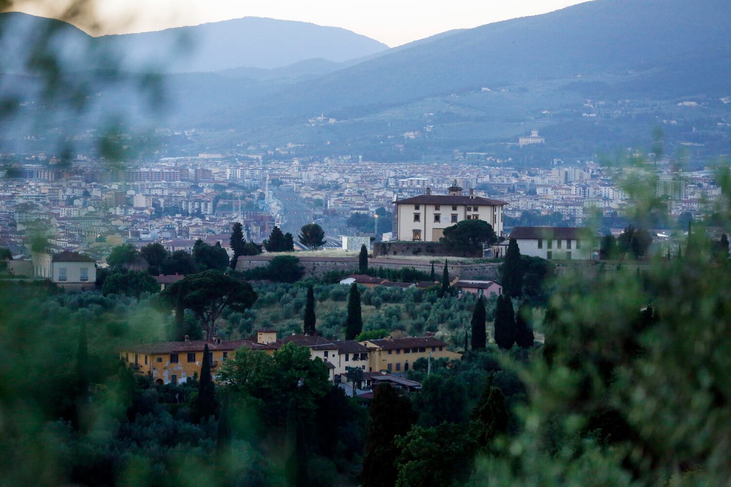 VIPs pour into Florence to fete Kardashian-Kanye