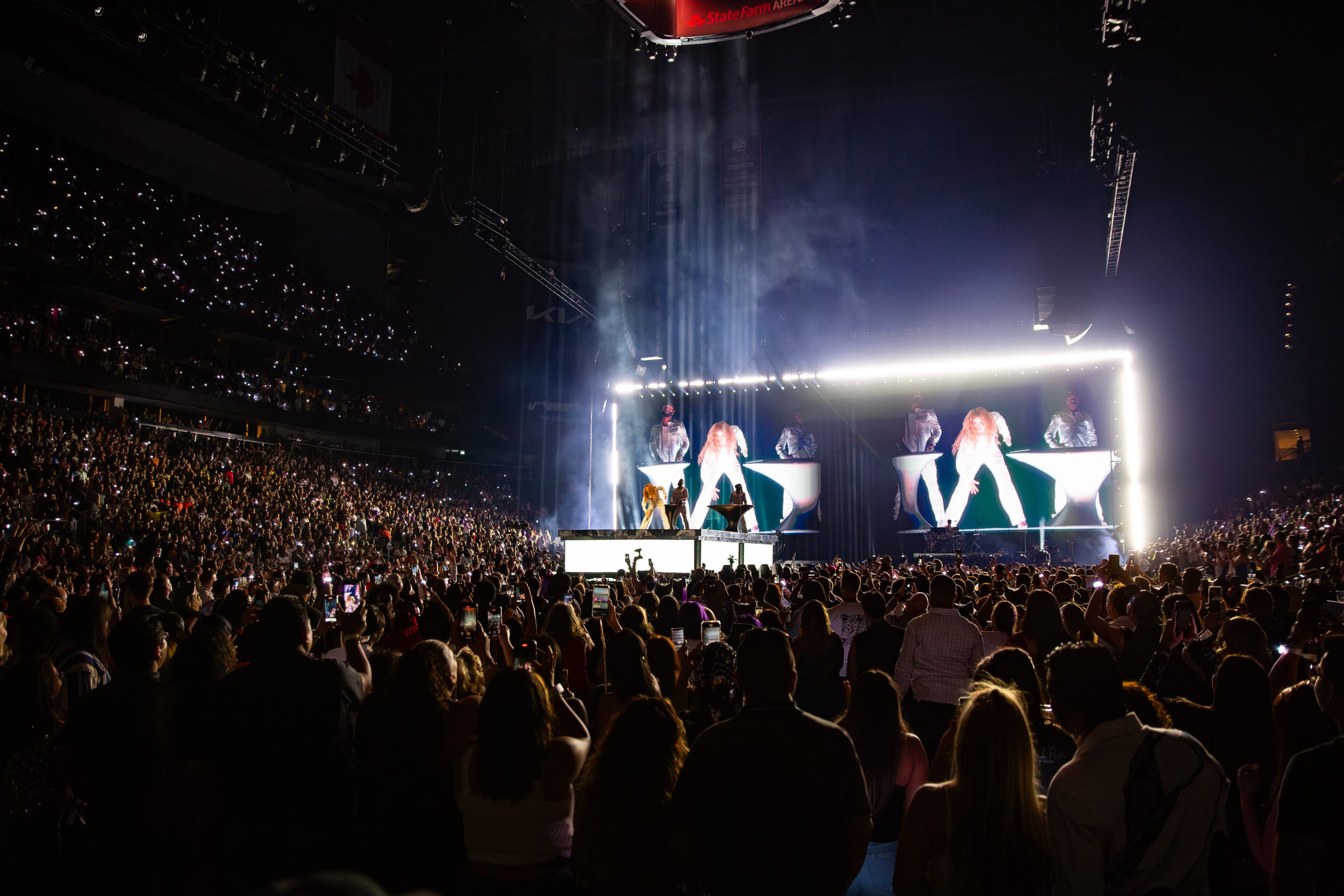 Global pop star Shakira brought her 2025 North American tour to Atlanta's State Farm Arena on Monday. (Ryan Fleisher for the AJC)